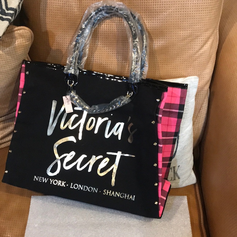 NWT VS Tote!!!